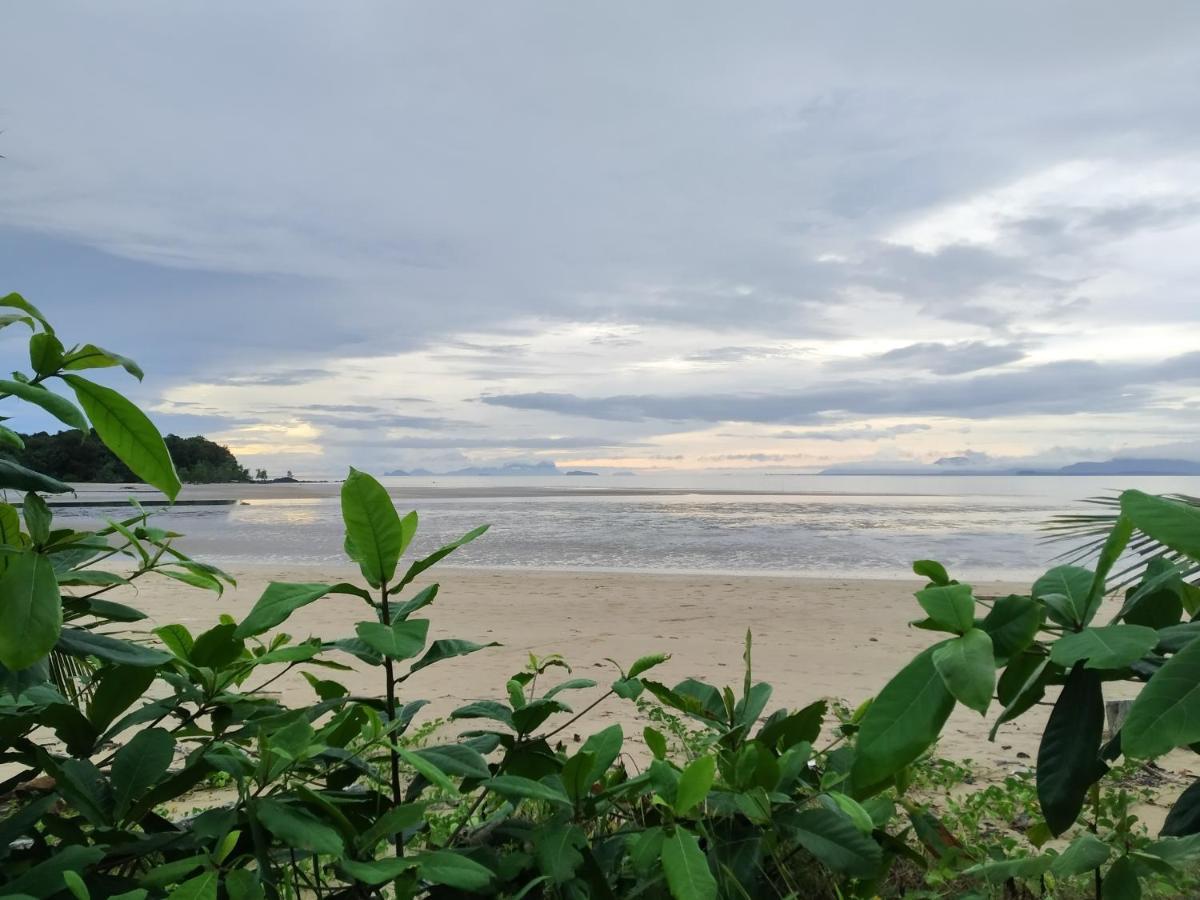 Rafflesia Resort Lundu Exterior foto